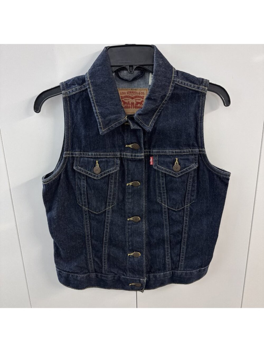 Women's Levis Denim Vest Dark Wash Size Med Vintage Style Cowgirl Western